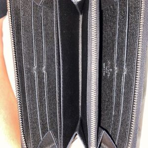 Louis Vuitton Zippy Wallet
